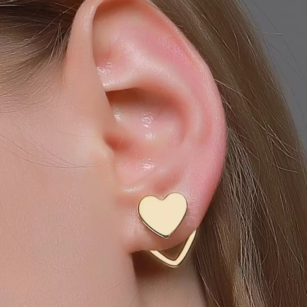 Gold Heart Stud Earrings – Minimalist Modern Design
